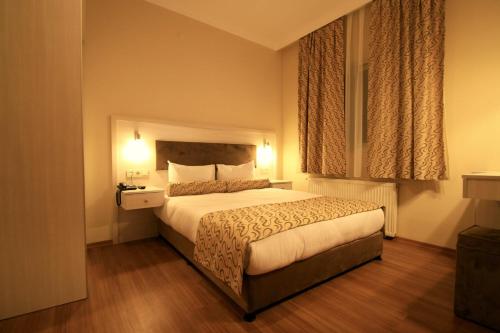 Imagen de la habitación del Hotel Grand Zeybek. Foto 6