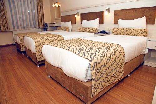Imagen de la habitación del Hotel Grand Zeybek. Foto 7