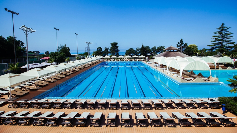 Imagen de la piscina del Hotel Grand Zhemchuzhina. Foto 16