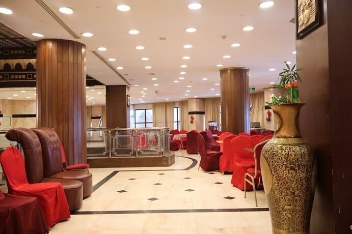 Imagen del bar/restaurante del Hotel Grand Zowar. Foto 3