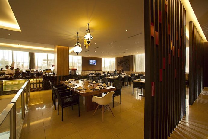 Imagen del bar/restaurante del Hotel Grand Zuri Malioboro Yogyakarta - Chse Certified. Foto 3