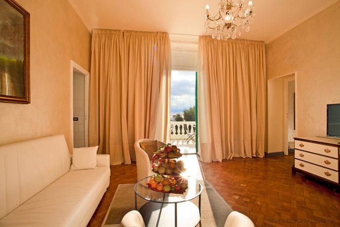 Imagen de la habitación del Hotel Grand and Des Anglais. Foto 13