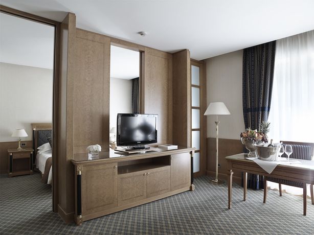 Imagen de la habitación del Hotel Grand de La Ville, Parma. Foto 3