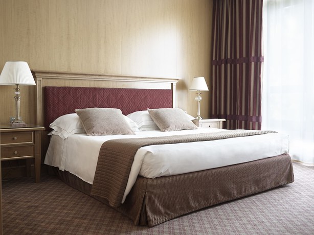 Imagen de la habitación del Hotel Grand de La Ville, Parma. Foto 6