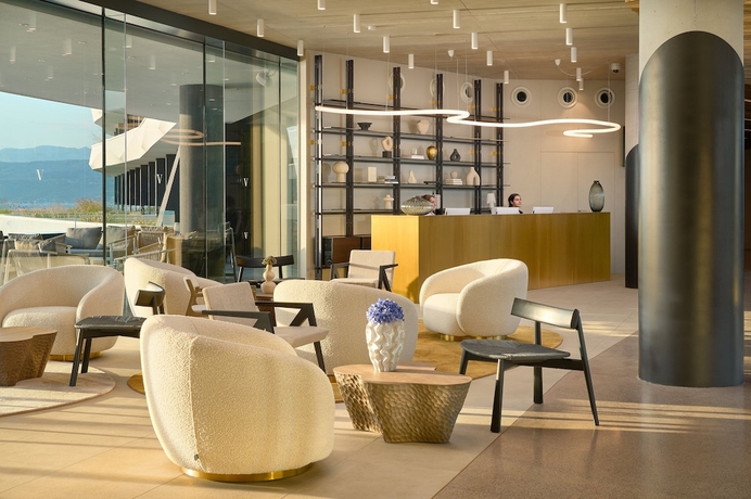 Imagen de los interiores del Hotel Grand hotel View. Foto 17