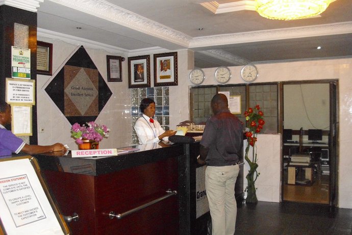 Imagen de los interiores del Hotel GrandVenice and Suites. Foto 18