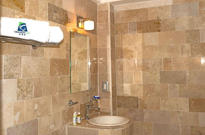Imagen de la habitación del Hotel Granda Inn. Foto 8