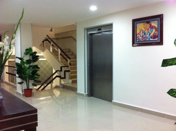 Imagen de los interiores del Hotel Granda Inn. Foto 15