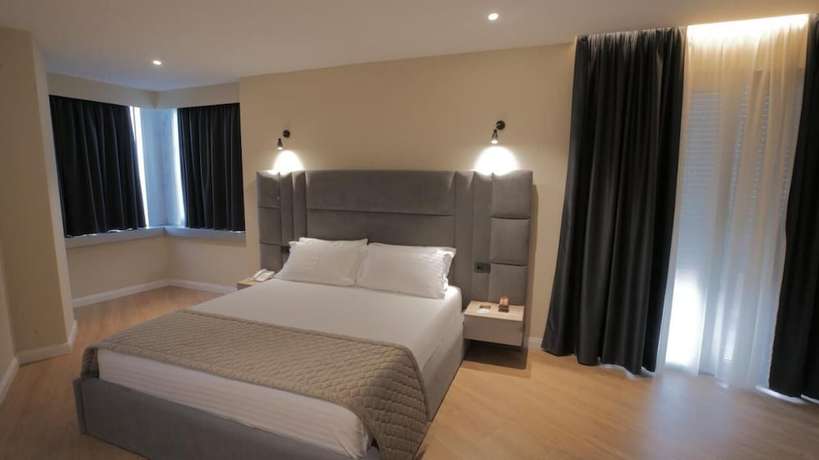 Imagen de la habitación del Hotel Granda, Tirana. Foto 2