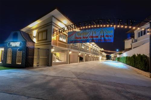 Imagen general del Hotel Grandbangsaray. Foto 3