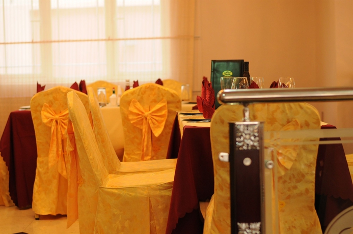 Imagen del bar/restaurante del Hotel Grandbee Suites. Foto 3