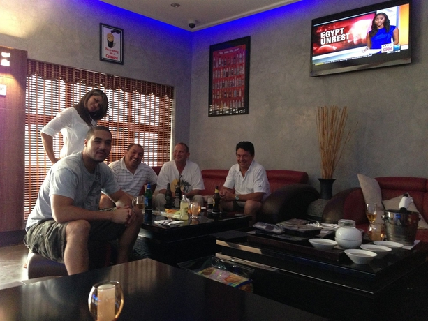 Imagen del bar/restaurante del Hotel Grandbee Suites. Foto 4