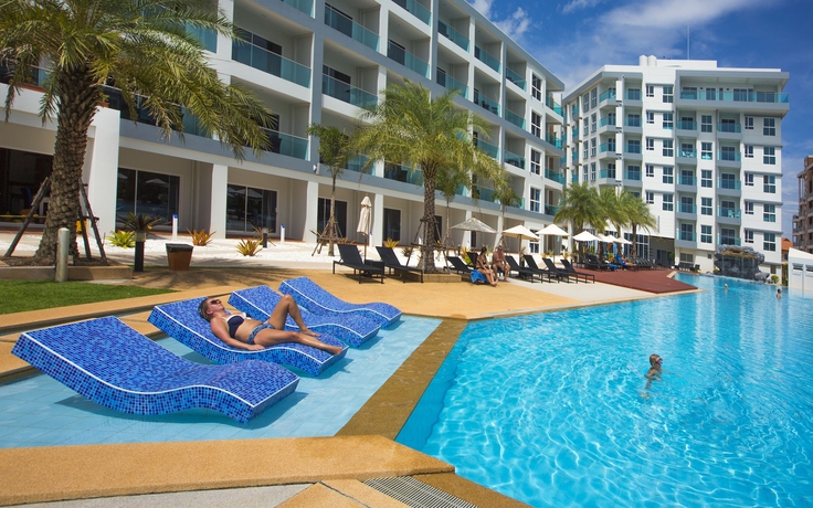 Imagen de la piscina del Hotel Grandblue Resort. Foto 19
