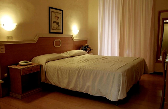 Imagen de la habitación del Hotel Grande Albergo. Foto 7
