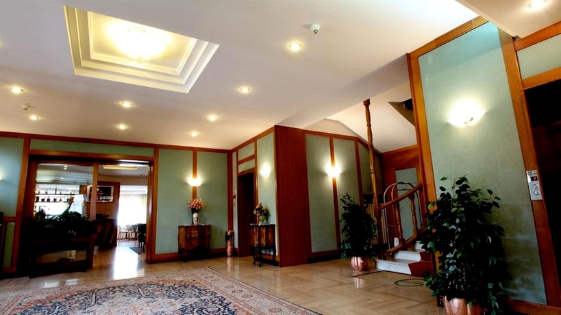 Imagen de los interiores del Hotel Grande Albergo. Foto 12