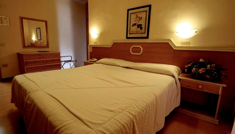 Imagen de la habitación del Hotel Grande Albergo. Foto 10