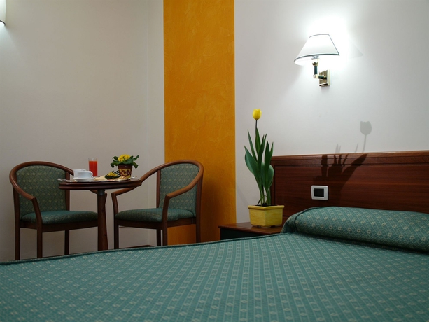 Imagen de la habitación del Hotel Grande Albergo Maugeri. Foto 11