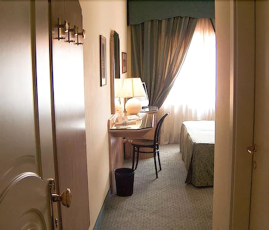 Imagen de la habitación del Hotel Grande Albergo Potenza. Foto 3