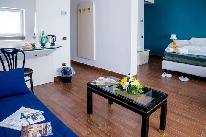 Imagen de la habitación del Hotel Grande Albergo Potenza. Foto 8