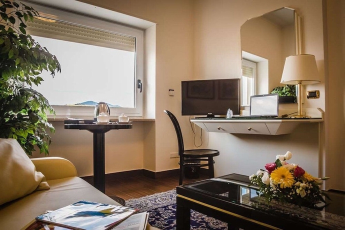 Imagen de la habitación del Hotel Grande Albergo Potenza. Foto 15