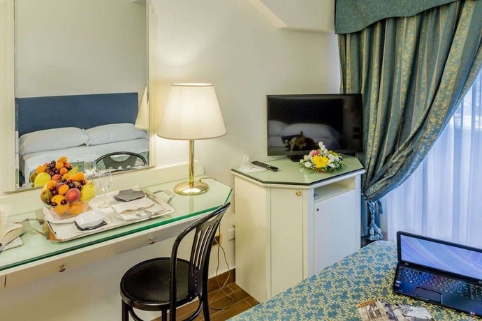 Imagen de la habitación del Hotel Grande Albergo Potenza. Foto 16