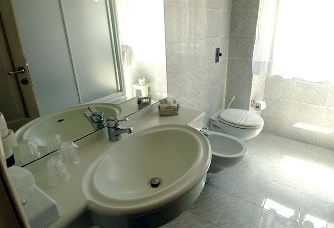 Imagen general del Hotel Grande Albergo Quattro Stagioni. Foto 4