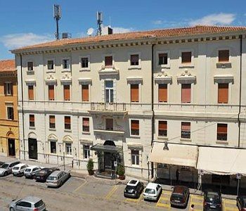 Imagen general del Hotel Grande Albergo Quattro Stagioni. Foto 6