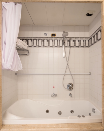 Imagen de la habitación del Hotel Grande Albergo Roma. Foto 14