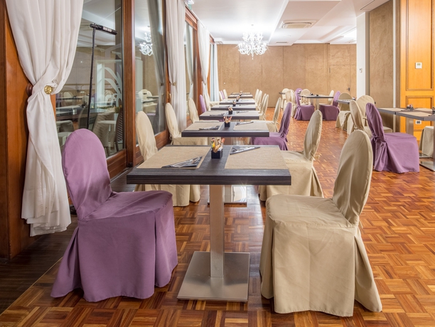 Imagen del bar/restaurante del Hotel Grande Albergo Roma. Foto 8