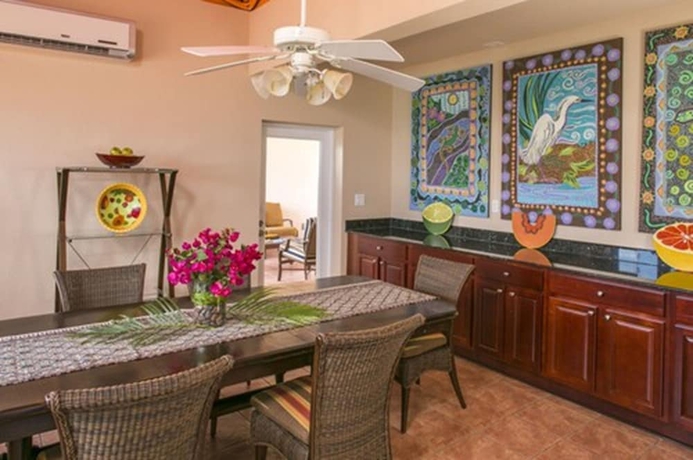 Imagen de la habitación del Hotel Grande Bay Resort. Foto 15