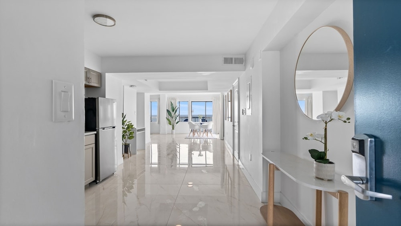 Imagen de la habitación del Hotel Grande Beach Resort. Foto 13