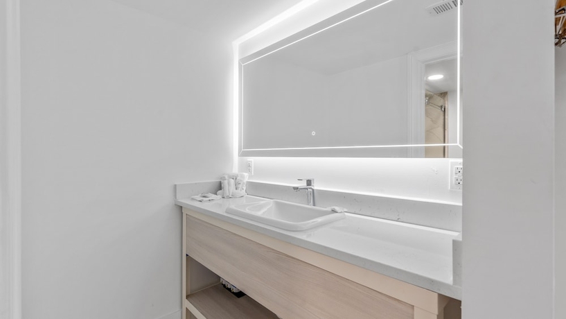 Imagen de la habitación del Hotel Grande Beach Resort. Foto 16