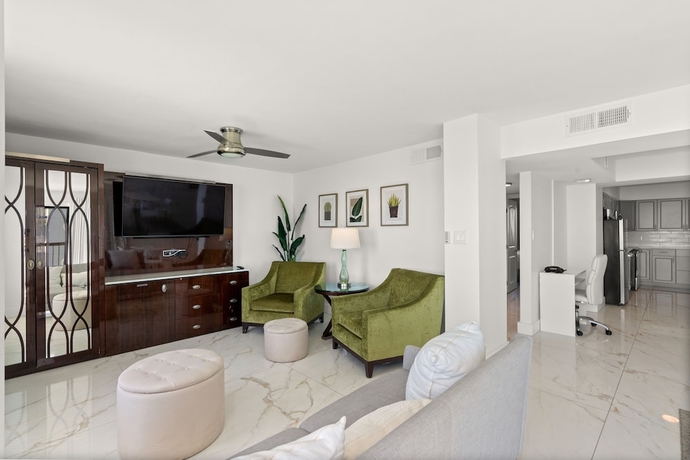 Imagen de la habitación del Hotel Grande Beach Resort. Foto 17