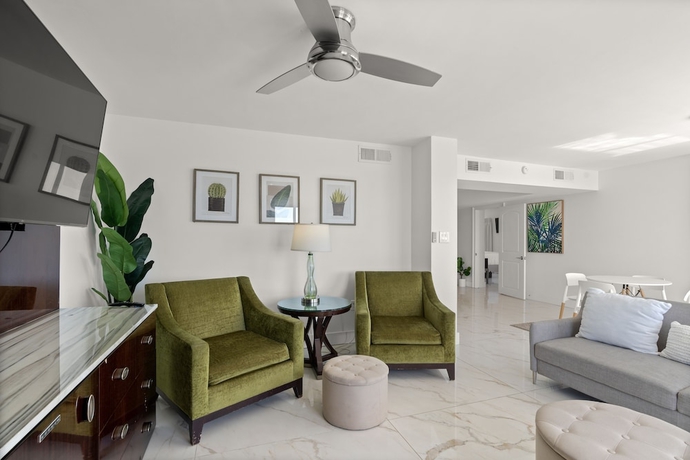 Imagen de la habitación del Hotel Grande Beach Resort. Foto 18