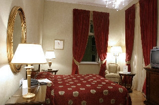 Imagen de la habitación del Hotel Grande Bretagne. Foto 10