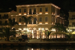 Imagen de la habitación del Hotel Grande Bretagne. Foto 11