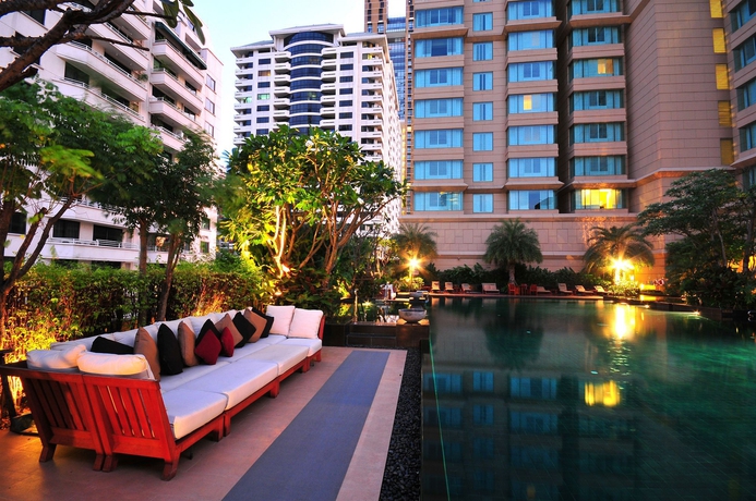 Imagen de la piscina del Hotel Grande Centre Point Ratchadamri - Sha Plus. Foto 16