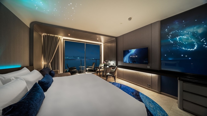 Imagen de la habitación del Hotel Grande Centre Point Space Pattaya. Foto 8