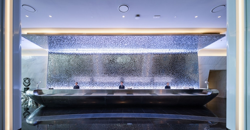 Imagen de los interiores del Hotel Grande Centre Point Space Pattaya. Foto 18