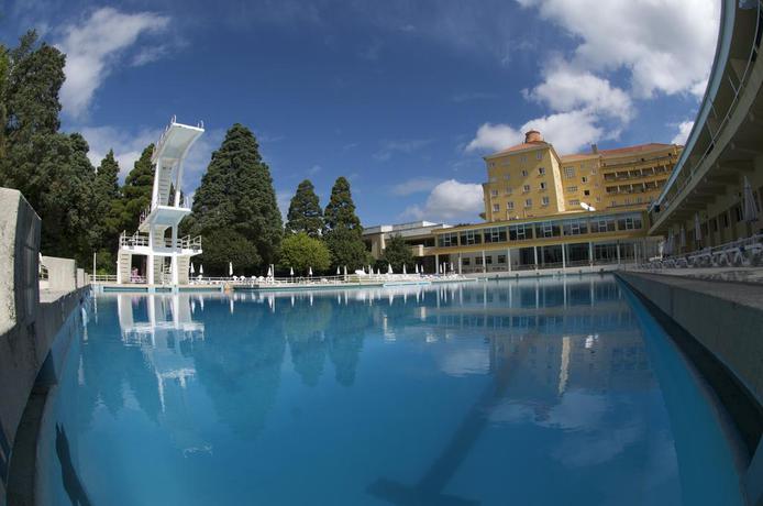 Imagen de la piscina del Hotel Grande De Luso. Foto 20