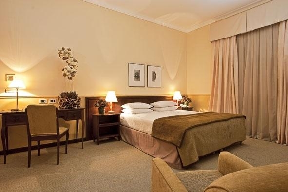 Imagen de la habitación del Hotel Grande E Termas De Arax&aacute;. Foto 3