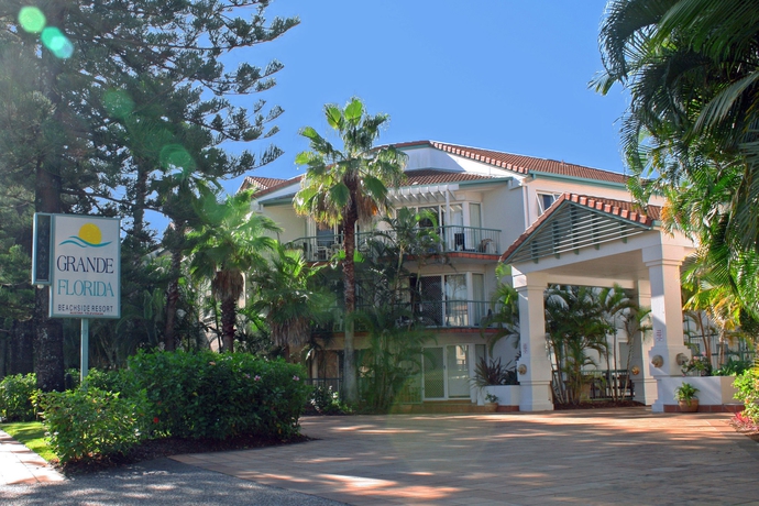 Imagen de la piscina del Hotel Grande Florida Beachside Resort. Foto 14