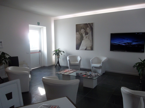 Imagen de los interiores del Hotel Grande Italia, Gallarate. Foto 10