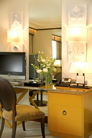 Imagen de la habitación del Hotel Grande Real Villa Italia. Foto 3
