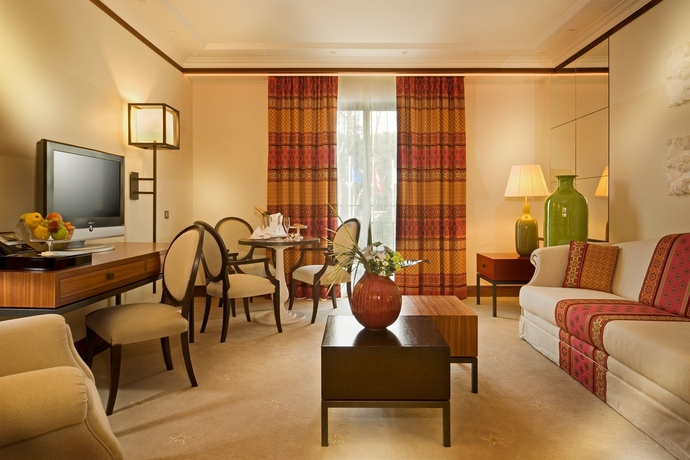 Imagen de los interiores del Hotel Grande Real Villa Italia. Foto 14