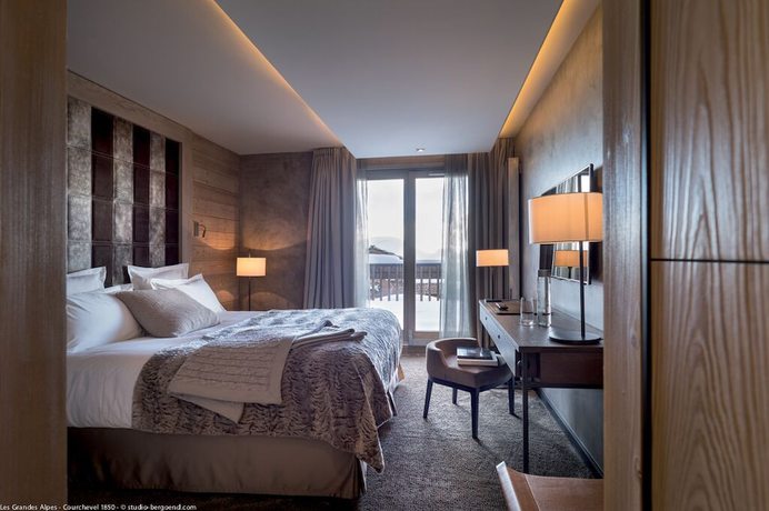 Imagen de la habitación del Hotel Grandes Alpes. Foto 7
