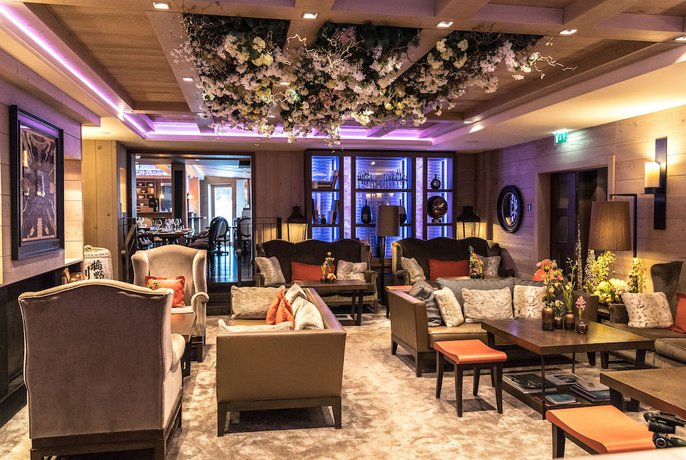 Imagen de los interiores del Hotel Grandes Alpes. Foto 17