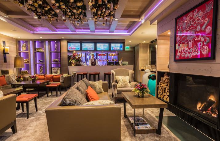Imagen del bar/restaurante del Hotel Grandes Alpes. Foto 3