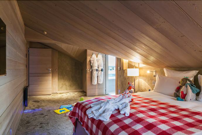 Imagen de la habitación del Hotel Grandes Alpes. Foto 13
