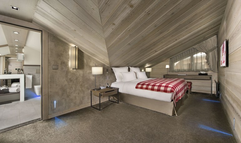 Imagen de la habitación del Hotel Grandes Alpes. Foto 14